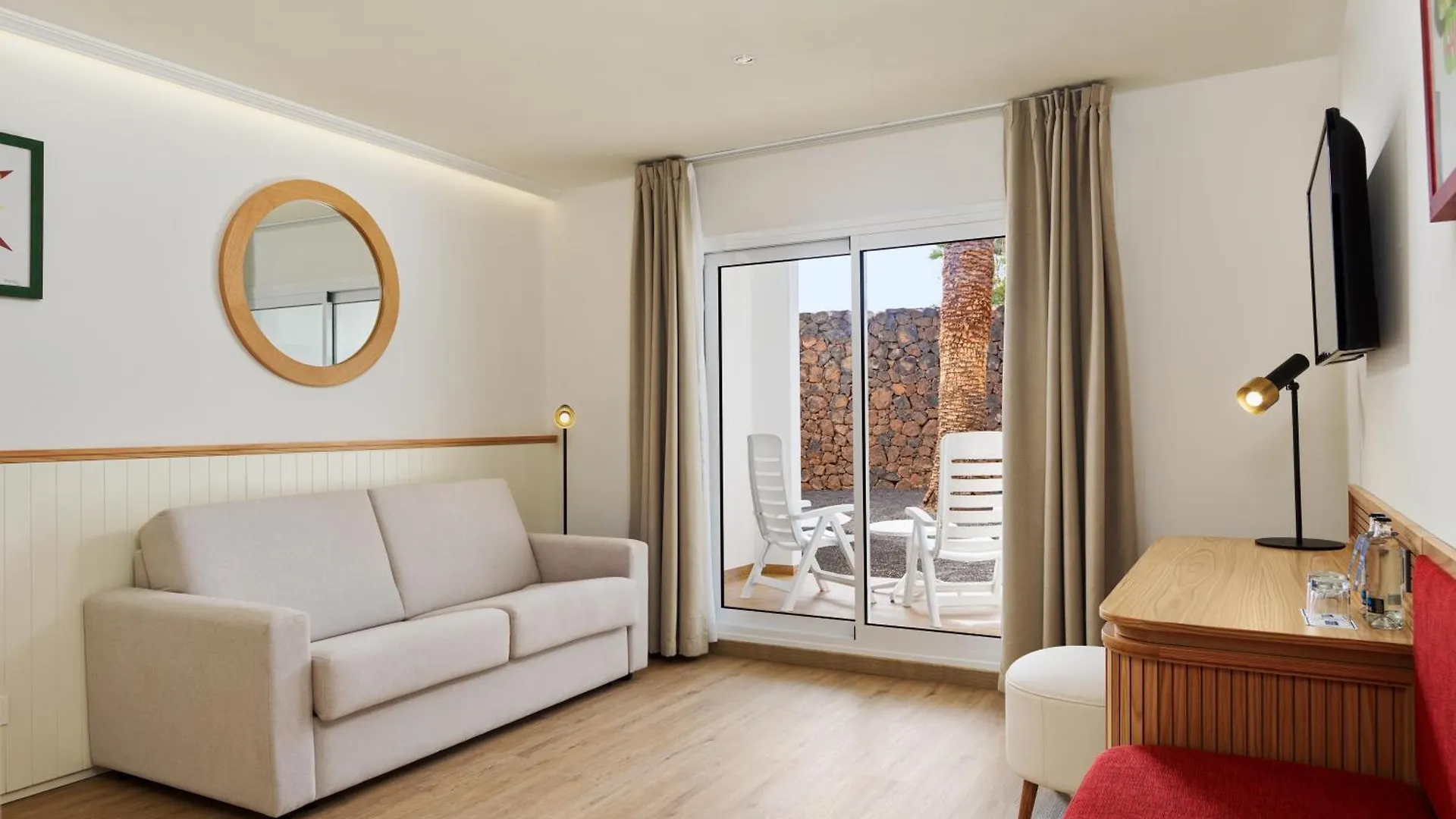 Boutique Hotel H10 White Suites - Adults Only Playa Blanca  4*, Playa Blanca (Lanzarote)