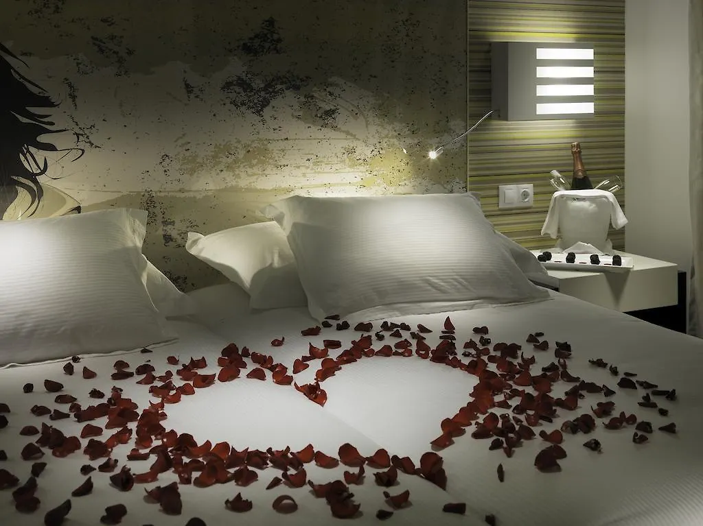 ****  Boutique Hotel H10 White Suites - Adults Only Playa Blanca  Spanien